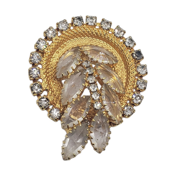 Vintage Jewelry - Vintage Gold & Clear Rhinestone Big Wreath Brooch Mesh Prong Set 1950s Stunning